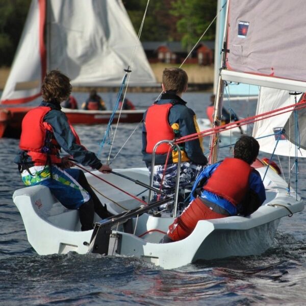 Sailing Derwent Water Marina