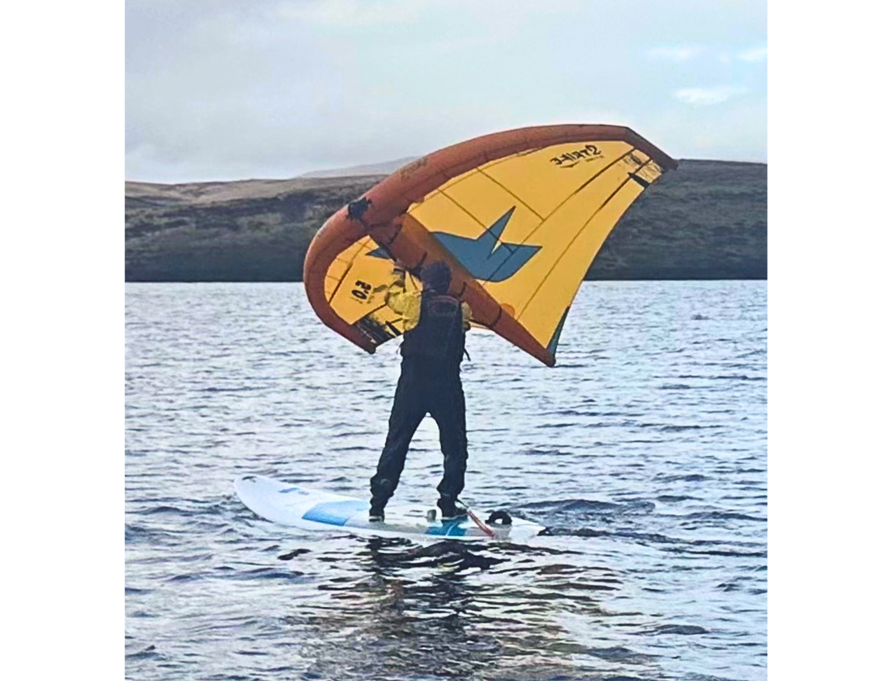 Wingsurfing on lake